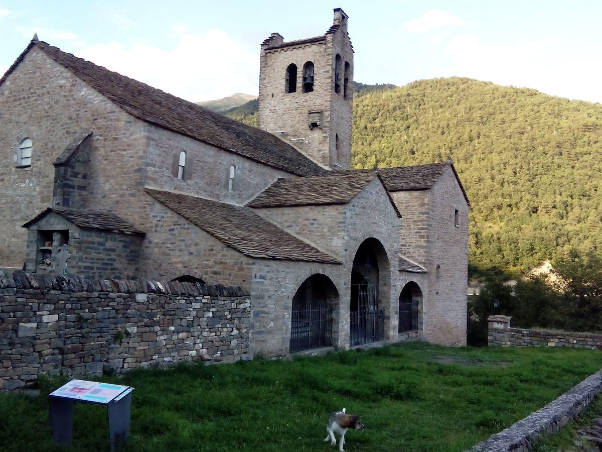 Albergue El Ultimo Bucardo Linas de Broto Екстер'єр фото